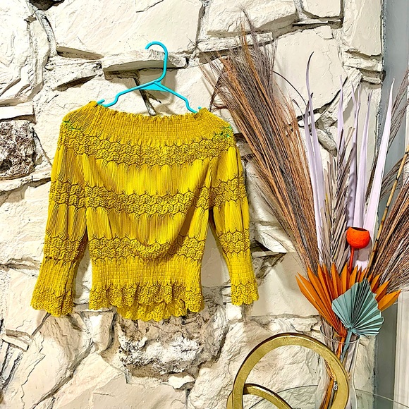 Bohemian Style (Off Shoulder) Top - Picture 1 of 1